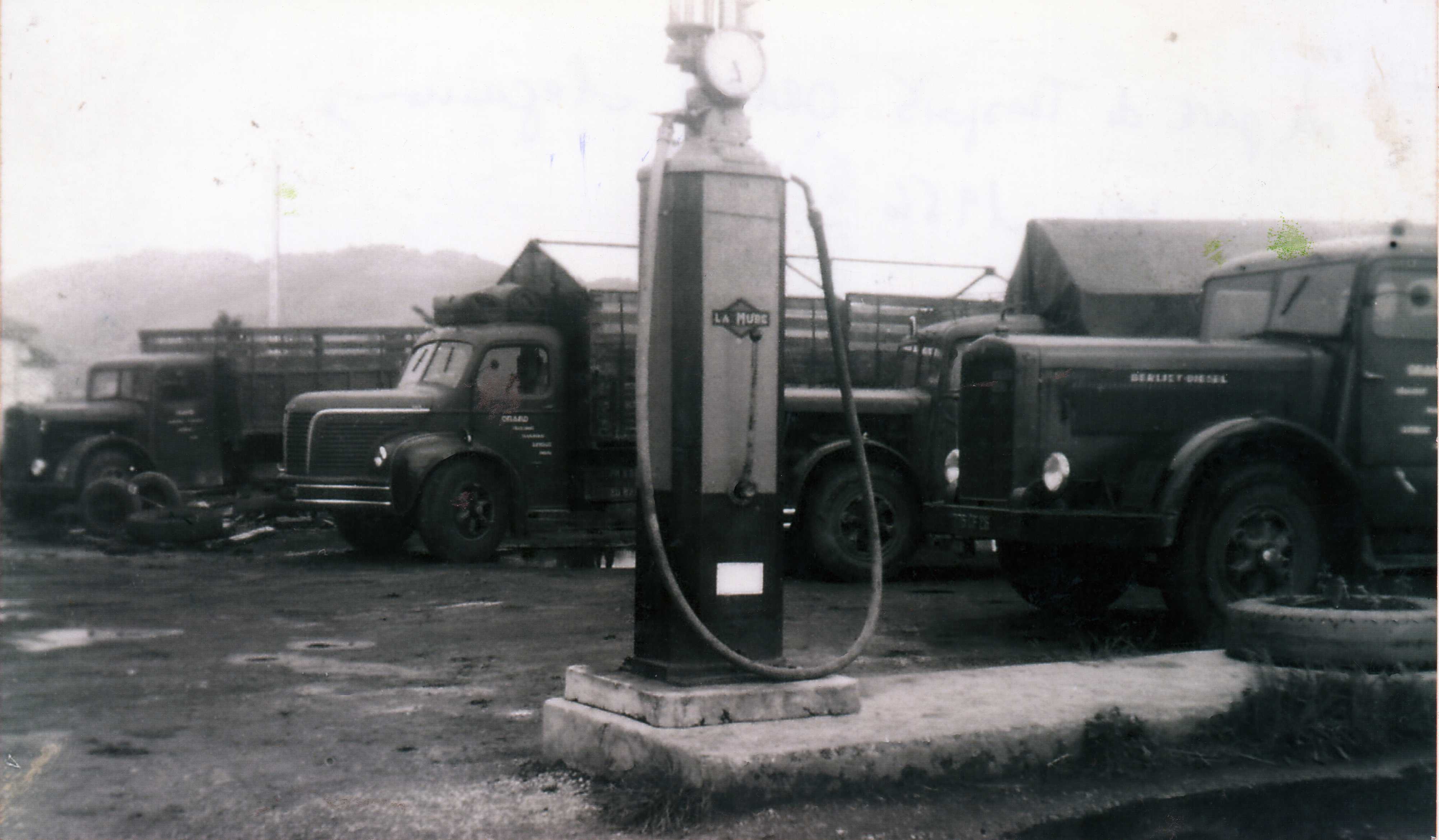 Photo de la station La Mure pour Transport Orard à l'Ecancière en 1956.